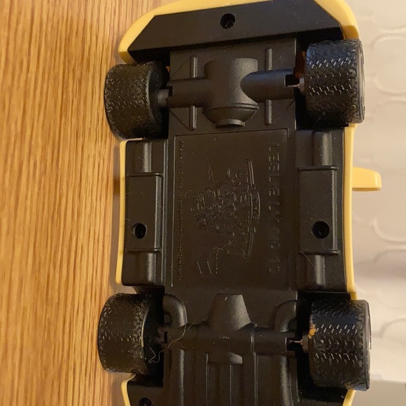 FIVE Chevron Techron Cars - Picture 4 of 14